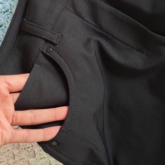 Lululemon Size 4 Black City Sleek 5-Pocket 7/8 Pant W5CZIS - Picture 13 of 16